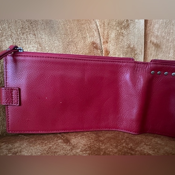 The Sak Silverlake Sequoia Tab Bifold Wallet Scarlet Red Leather - Picture 8 of 13